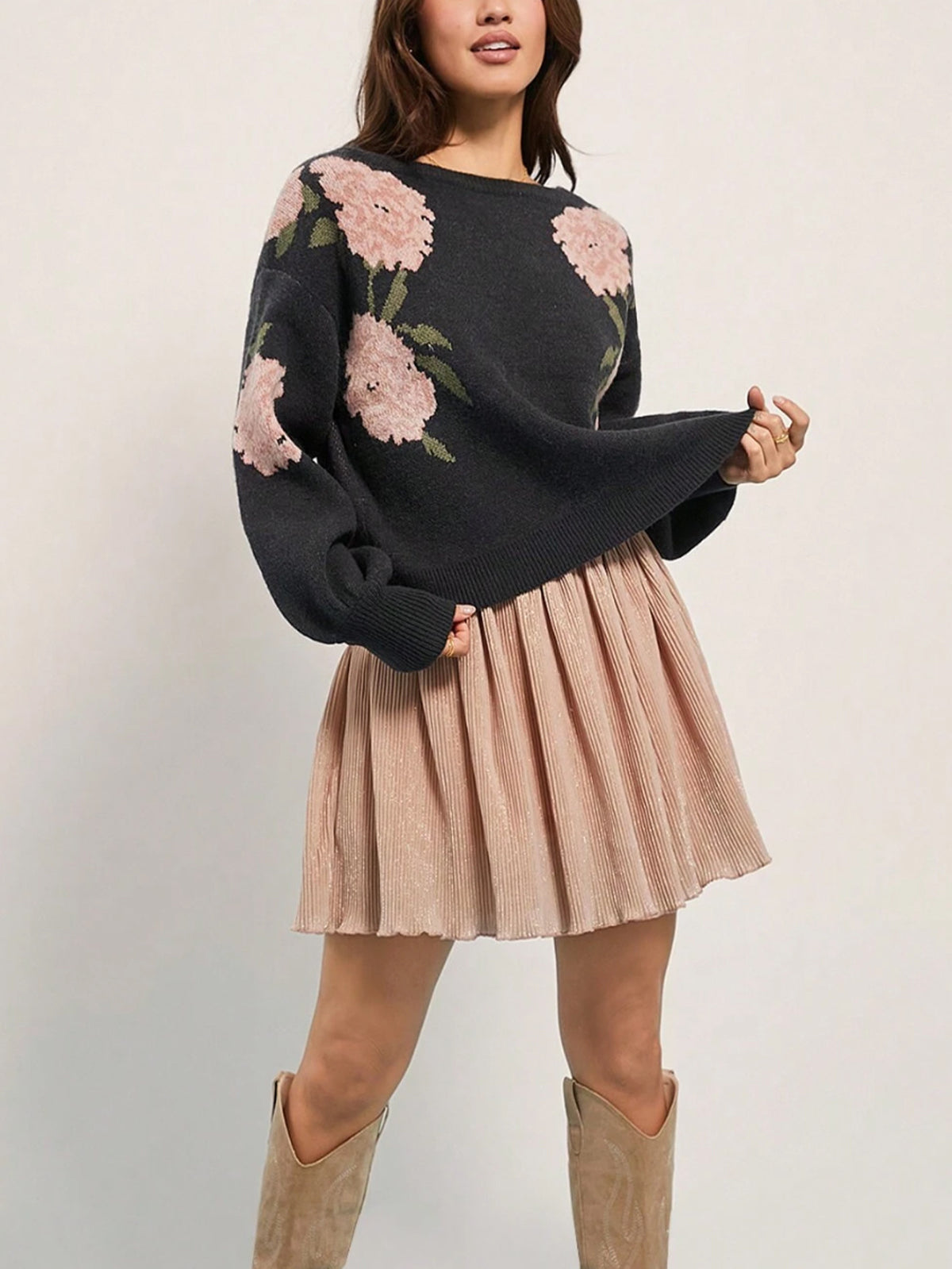 Hydrangea Floral Crew Neck Knit Sweater - Black - 2
