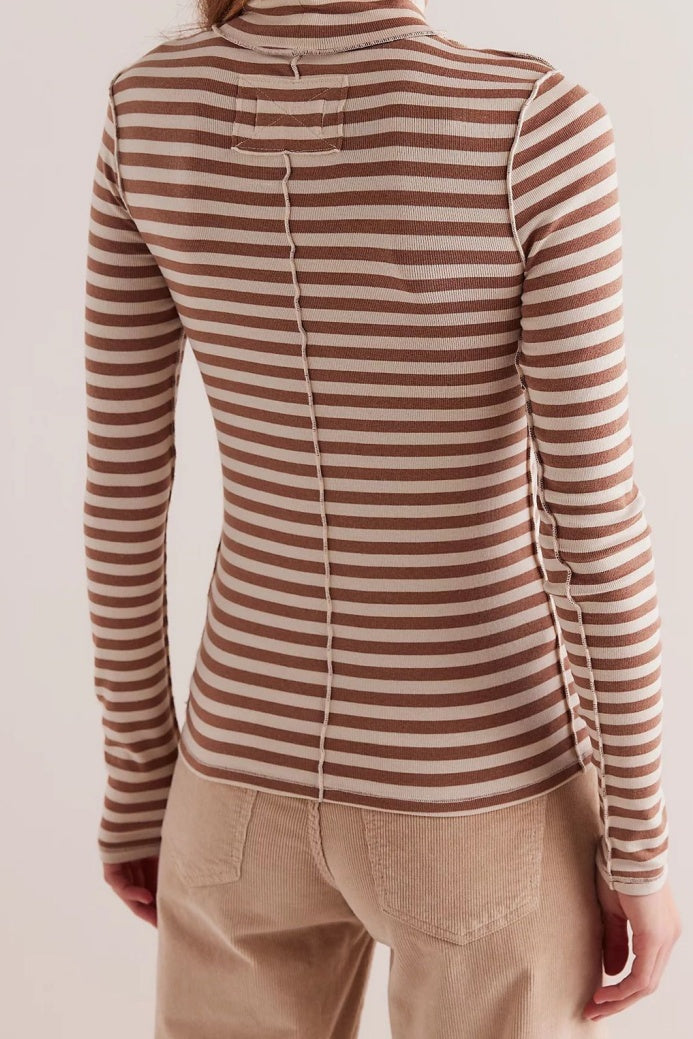 Ribbed Striped Turtleneck Slim Fit Tee - khaki - 2