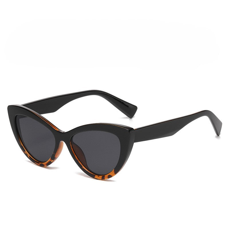 Pointed Cat Eye Gradient Lens Sunglasses - Black-2