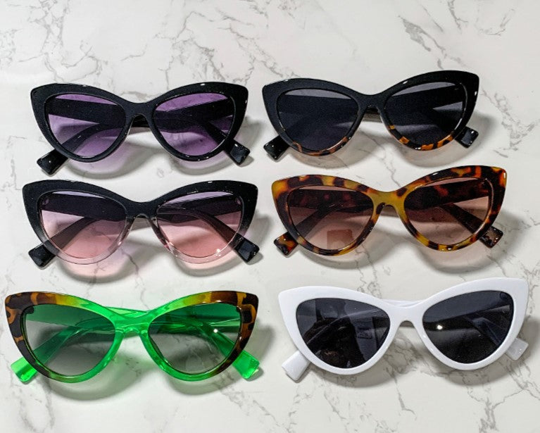 Pointed Cat Eye Gradient Lens Sunglasses