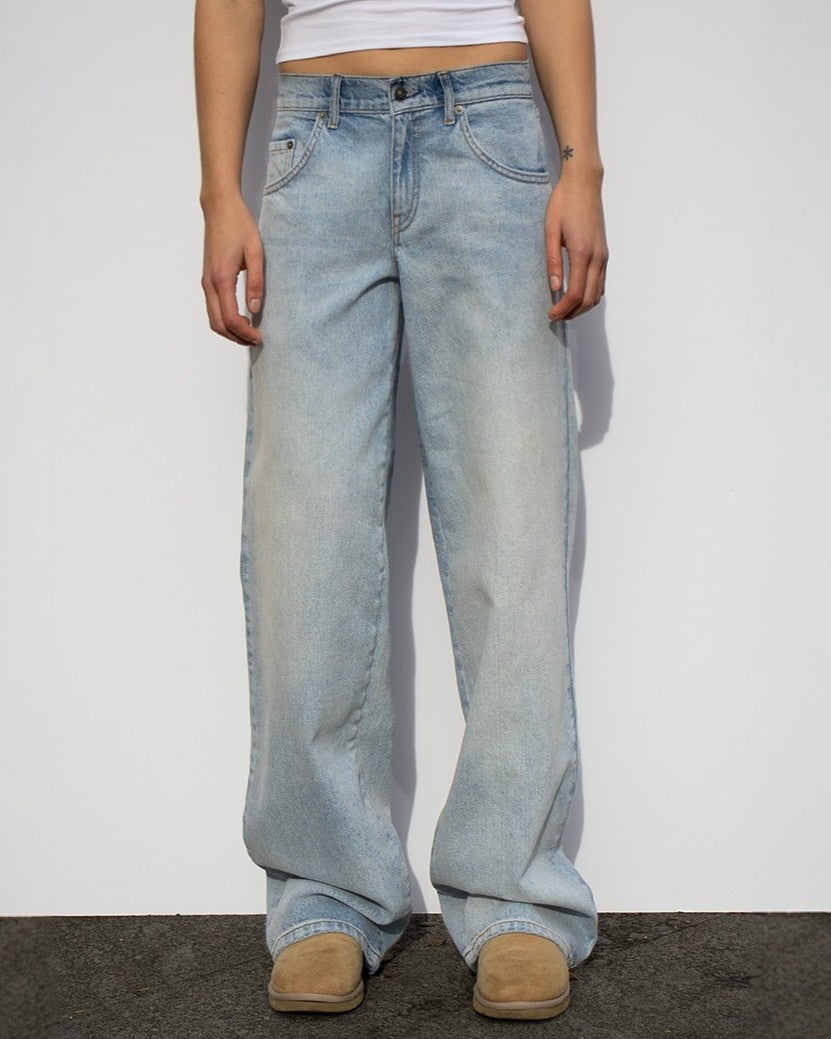 Light Wash Baggy Jeans With Angel Wing Back Pockets - Blue