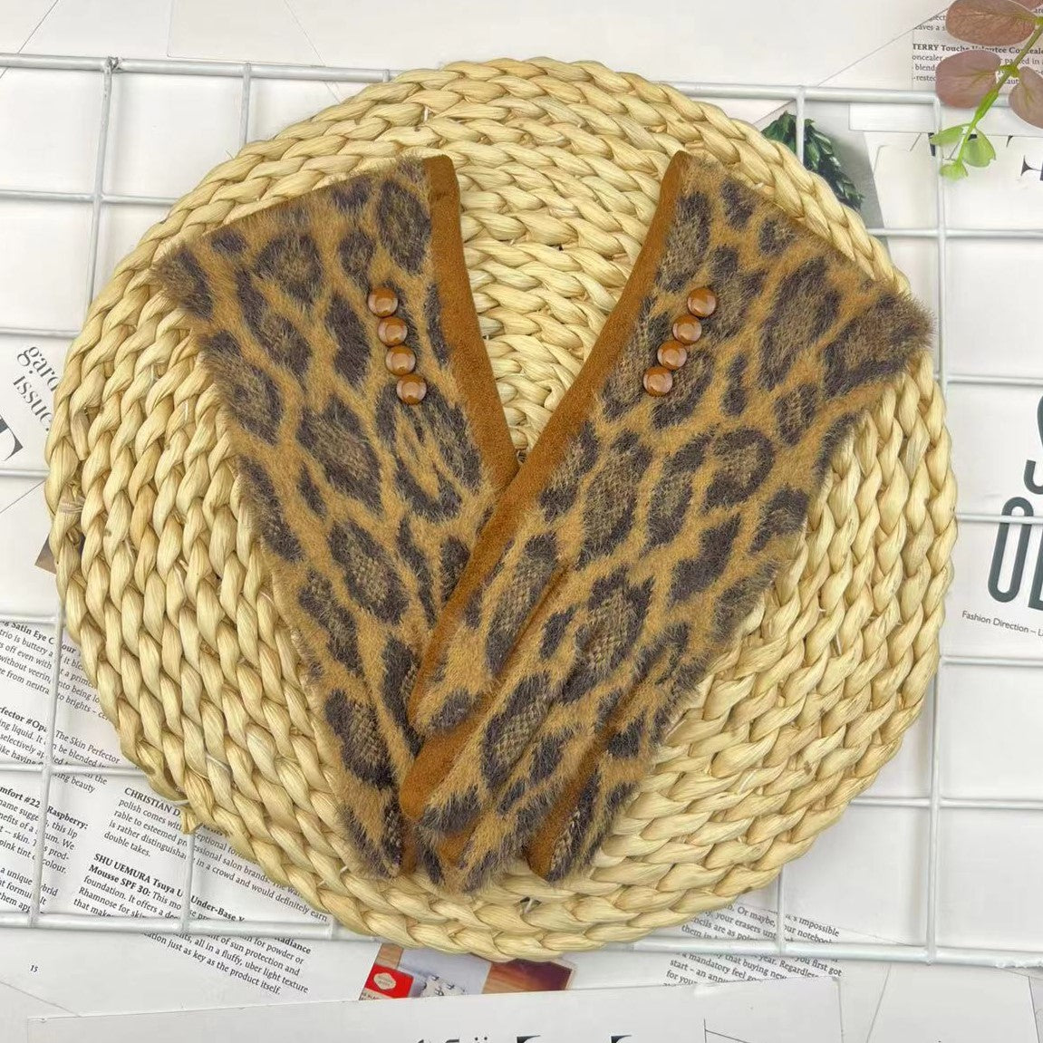 Leopard Print Knit Gloves With Touch Tips - Brown