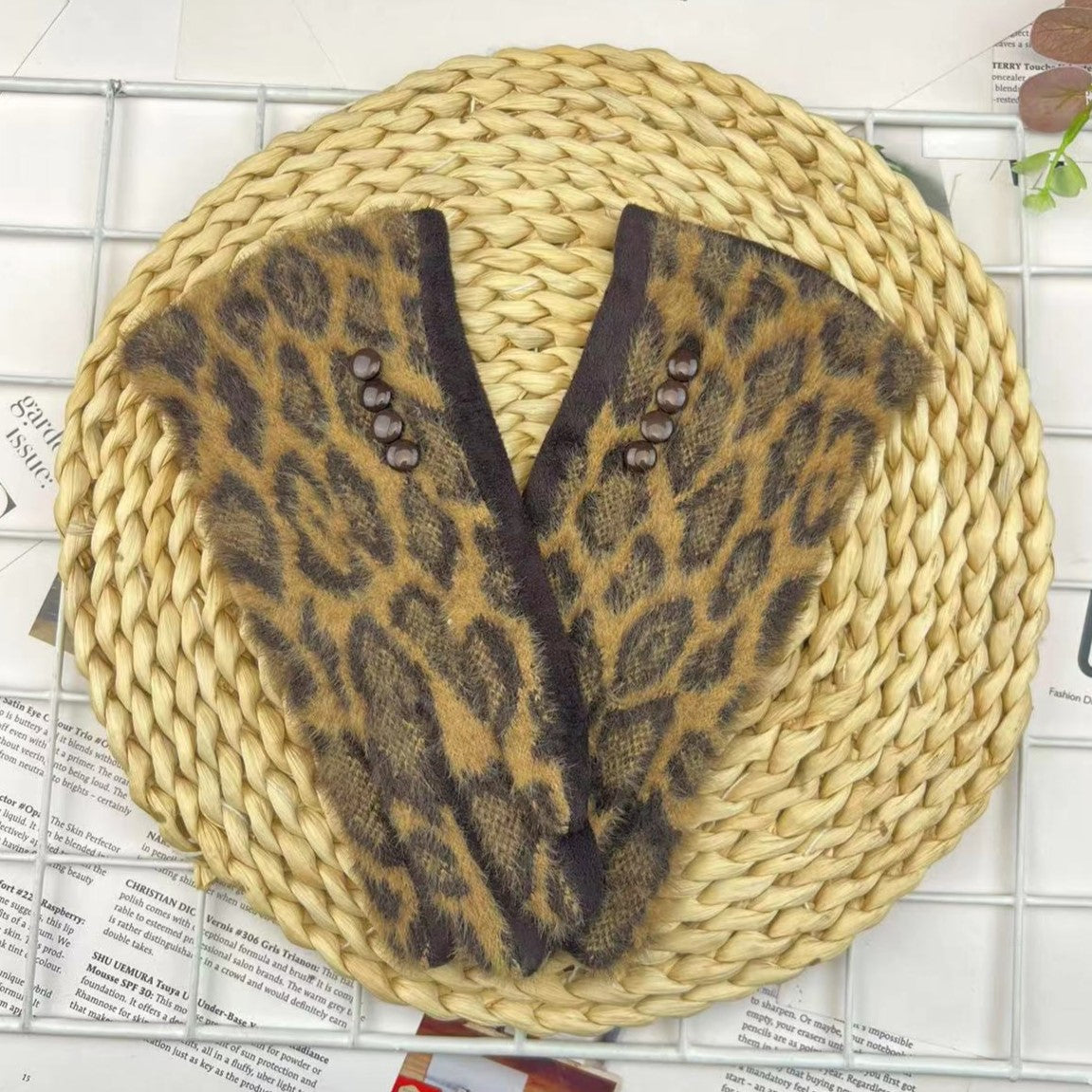 Leopard Print Knit Gloves With Touch Tips - Coffee - 1