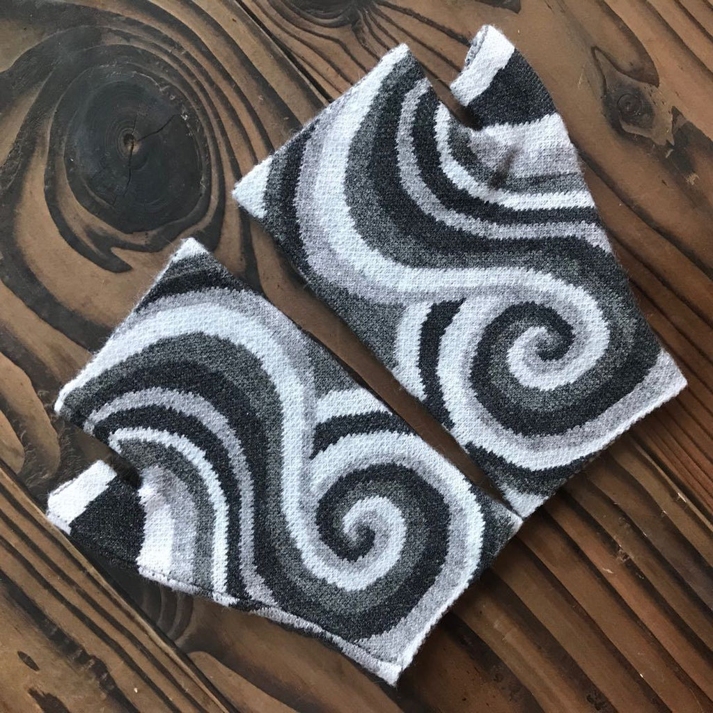 Boho Swirl Pattern Fingerless Knit Gloves - Grey