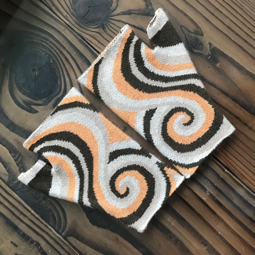 Boho Swirl Pattern Fingerless Knit Gloves - Khaki