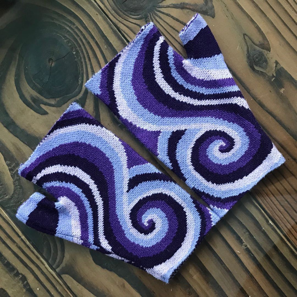 Boho Swirl Pattern Fingerless Knit Gloves - Purple