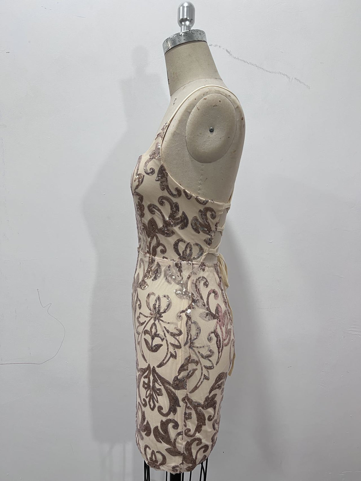 Sequin Damask Bodycon Mini Dress With Tie Back - Gold - 2