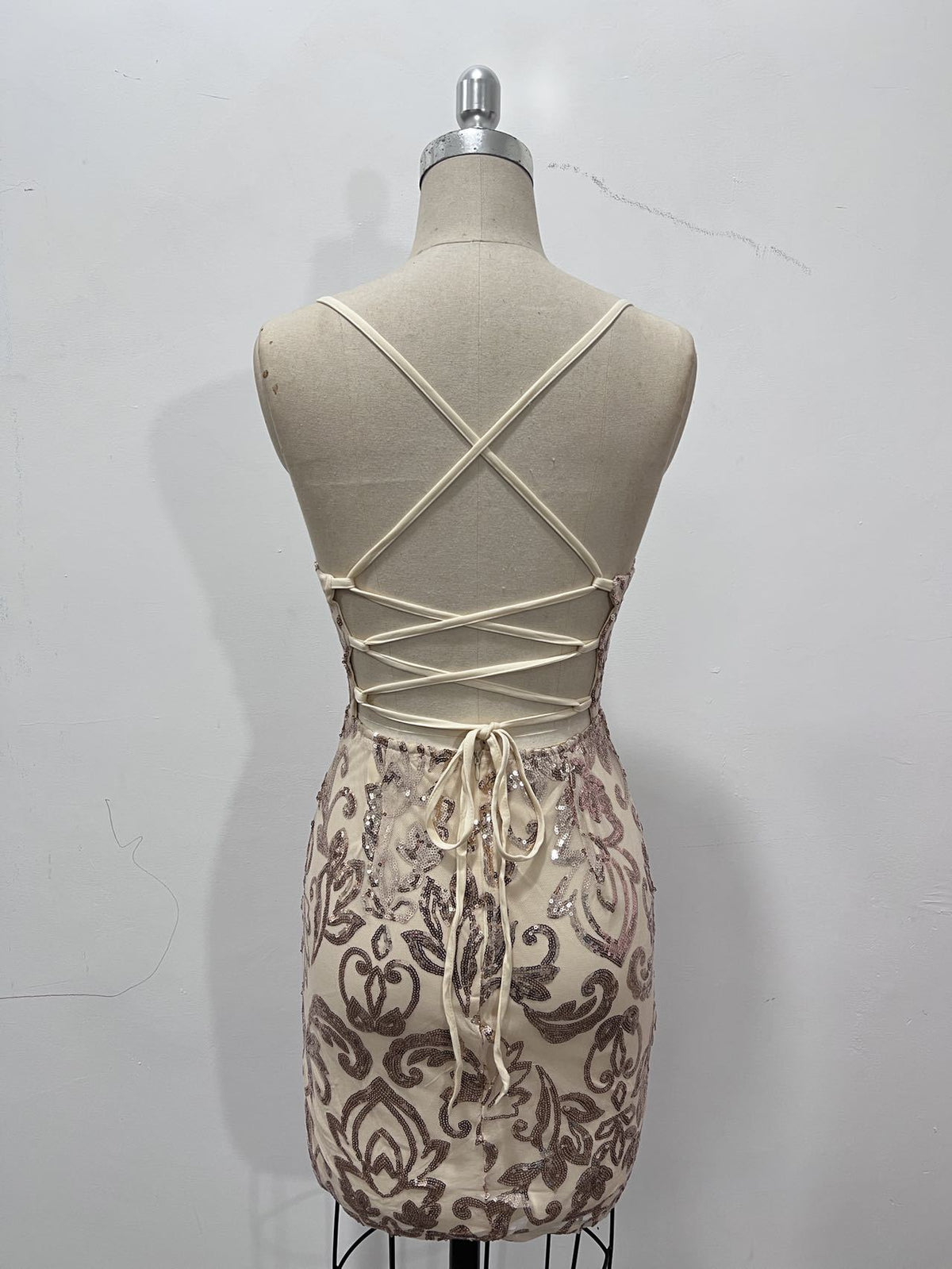 Sequin Damask Bodycon Mini Dress With Tie Back - Gold - 3