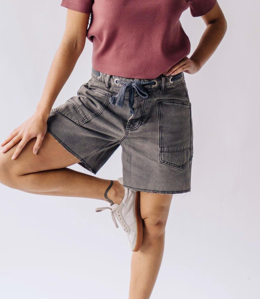 Raw Hem Denim Shorts With Utility Pockets - Gray - 4
