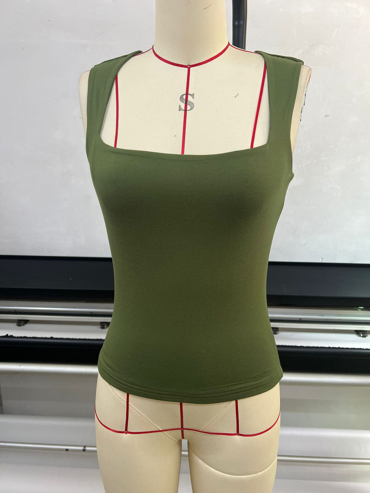 Square Neck Fitted Basic Tank Top - Olive - 1