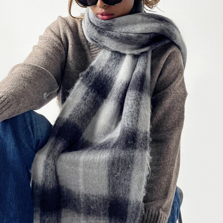 Soft Tartan Check Winter Wrap Scarf - BlackWhite