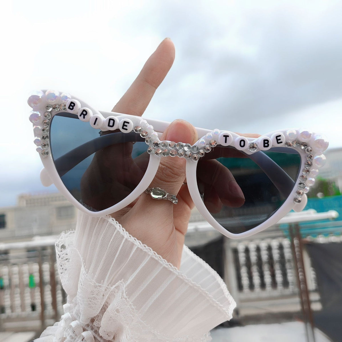 Pearl Trim Heart Party Sunglasses - Color_6