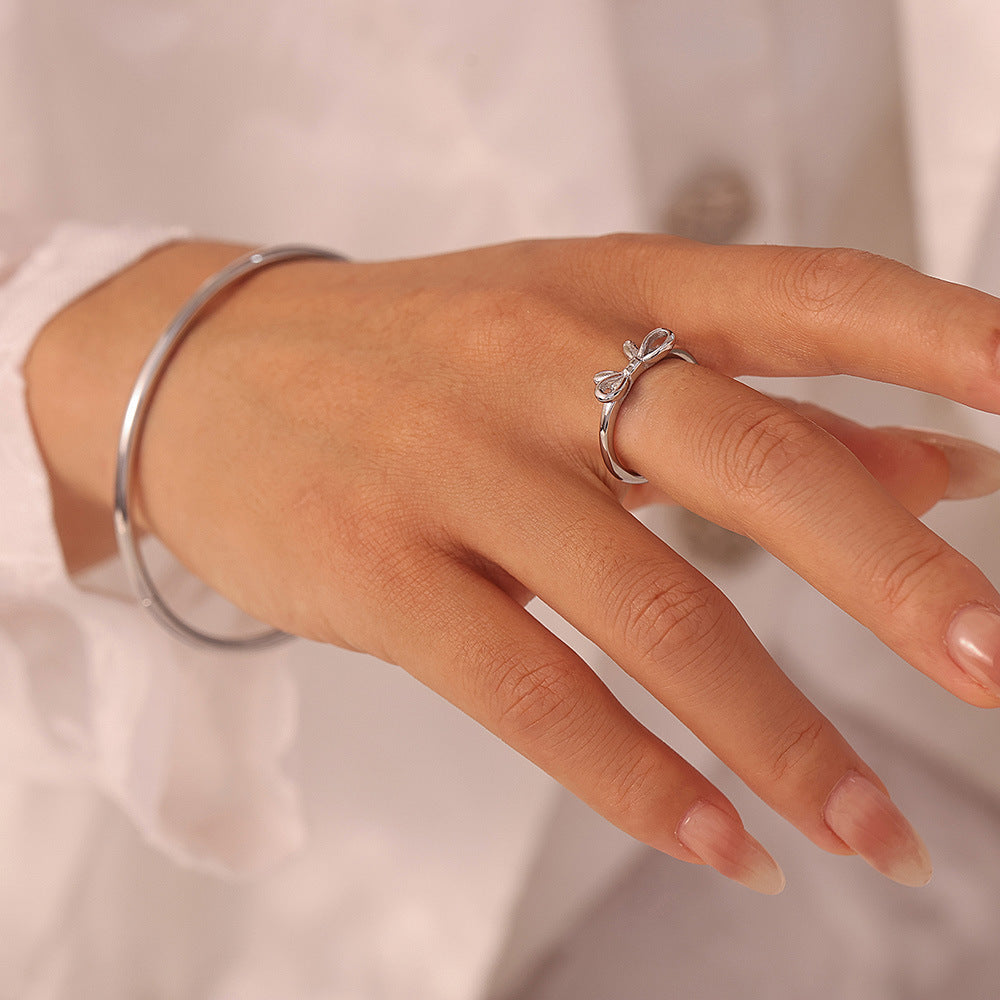 Sculpted Ribbon Bow Slim Band Ring - Silvery-8 - 1