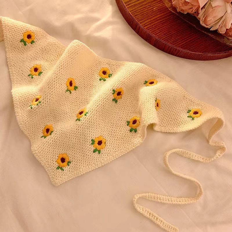 Crochet Kerchief Headband With Self Ties - 08_Daisy