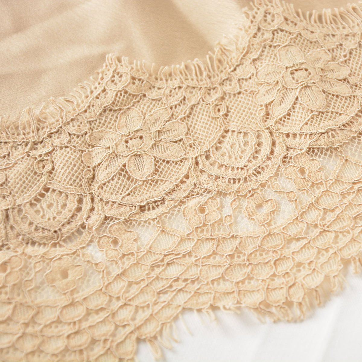 Scalloped Lace Hem Satin Slip Skirt - Champagne - 5