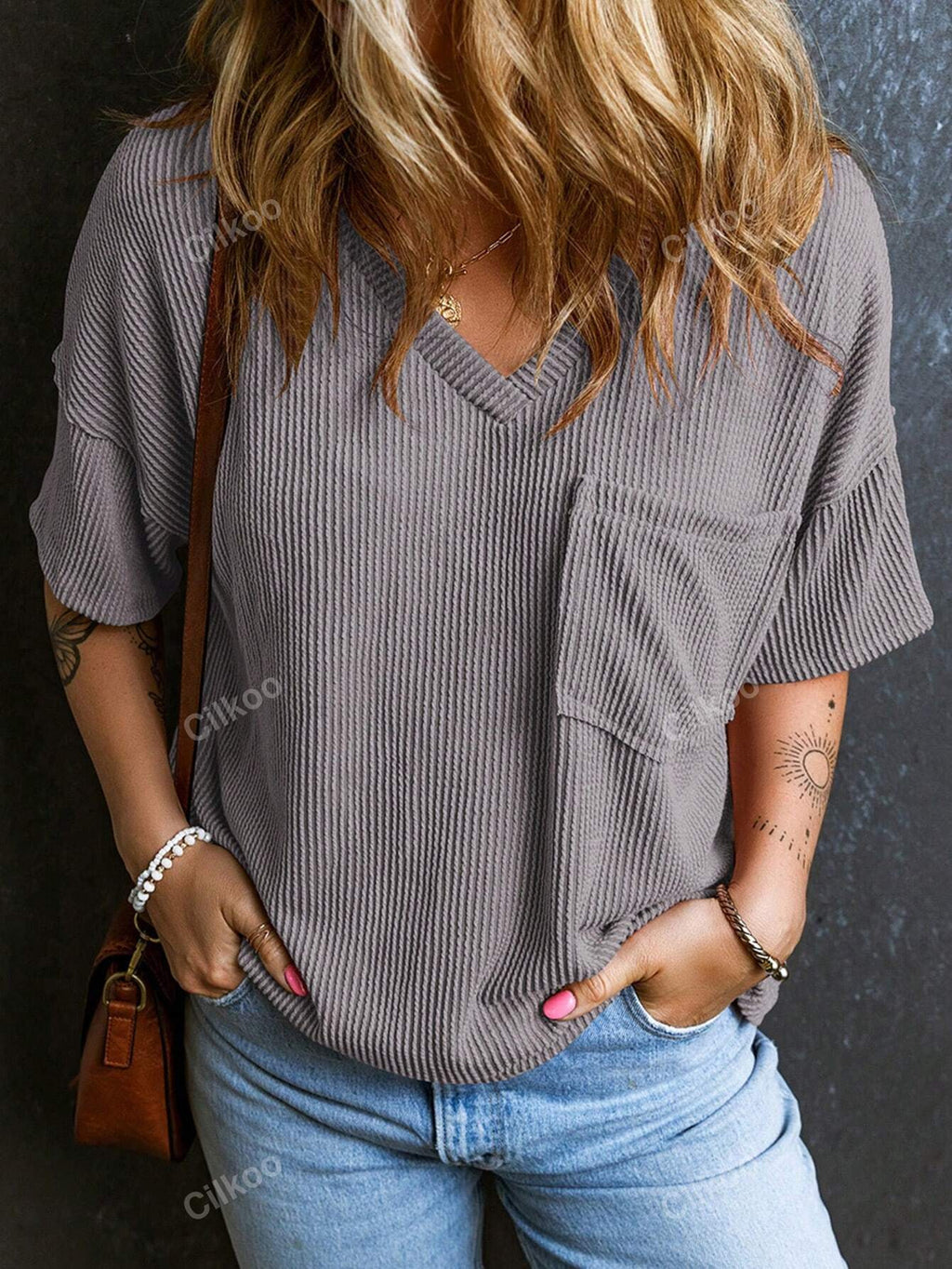 Ribbed Chest Pocket V Neck Tee - Grey