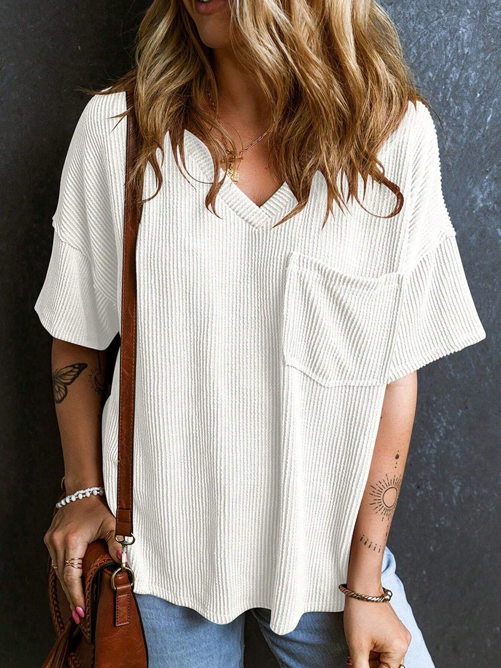 Ribbed Chest Pocket V Neck Tee - White
