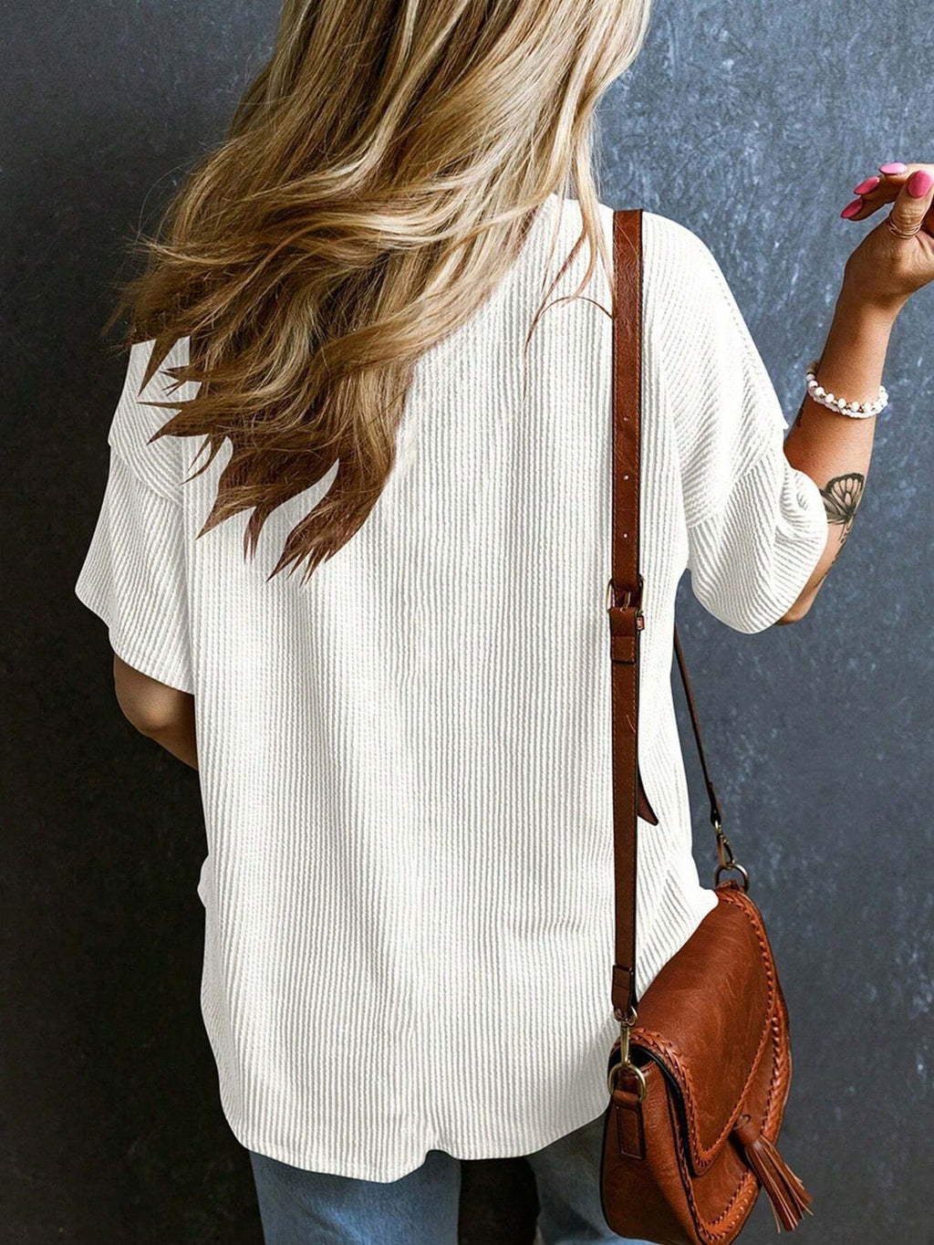 Ribbed Chest Pocket V Neck Tee - White - 2