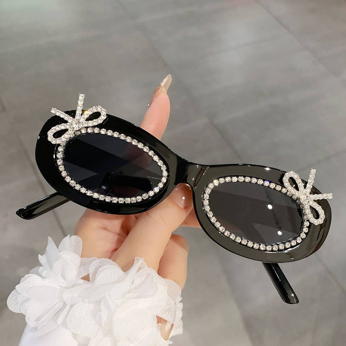 Rhinestone Bow Oval Frame Sunglasses