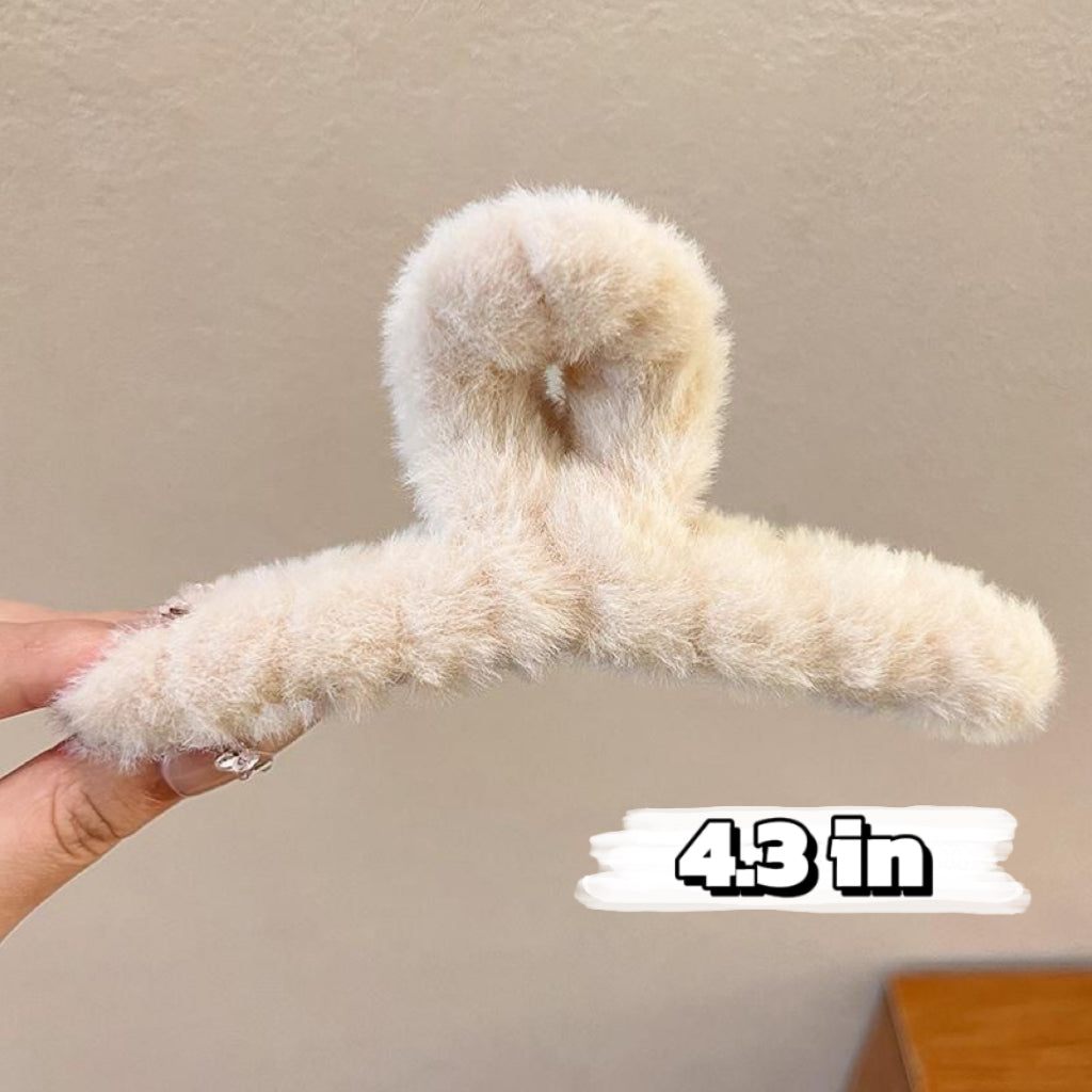 Fluffy Faux Fur Knot Hair Claw Clip - white4in