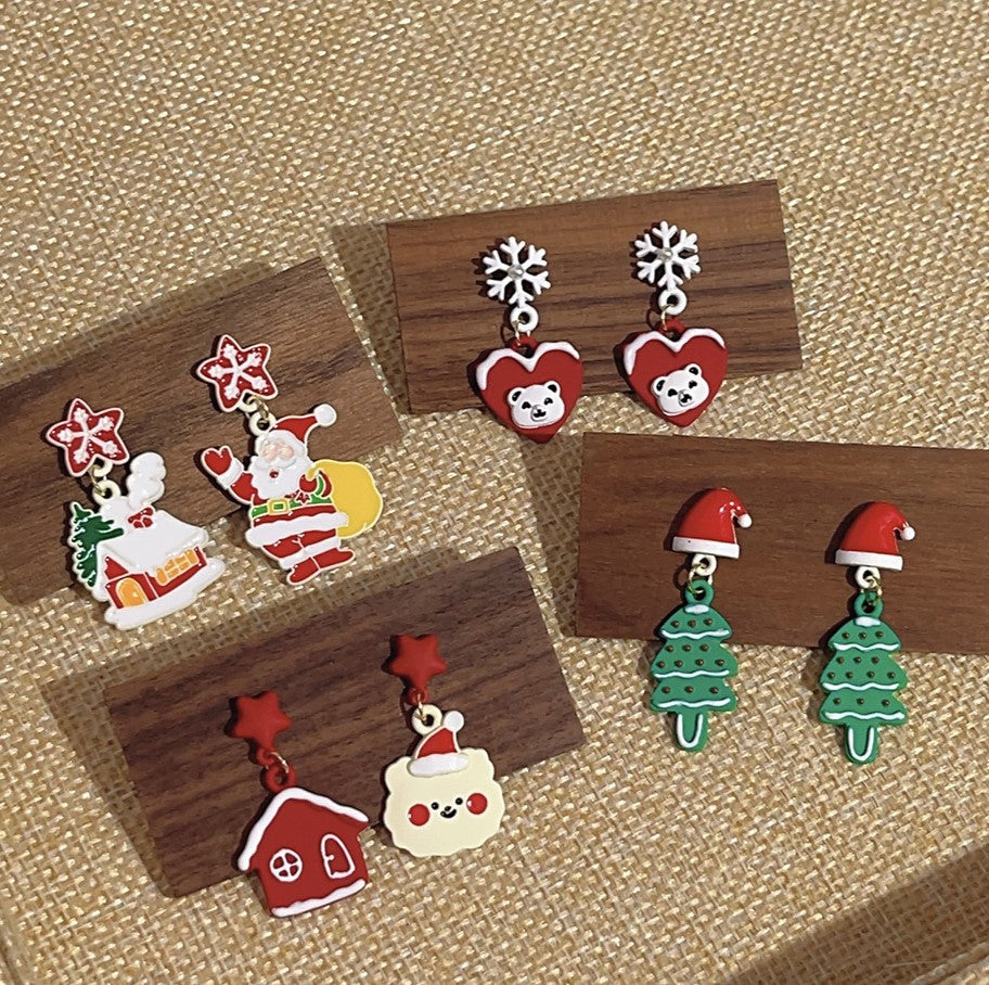 Christmas Charm Mismatched Drop Earrings - Santa - 1