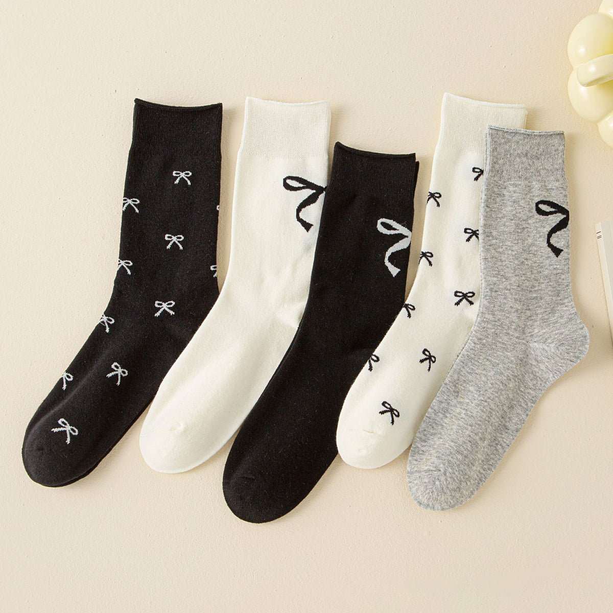Scattered Bow Motif Mid Calf Socks - view 3