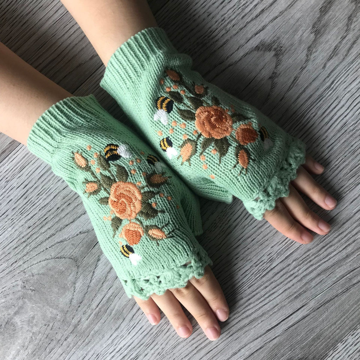 Floral Embroidered Fingerless Knit Gloves - Green