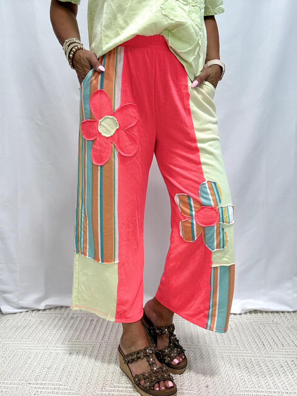 Cropped Wide Leg Pants With Floral Patches - Floral