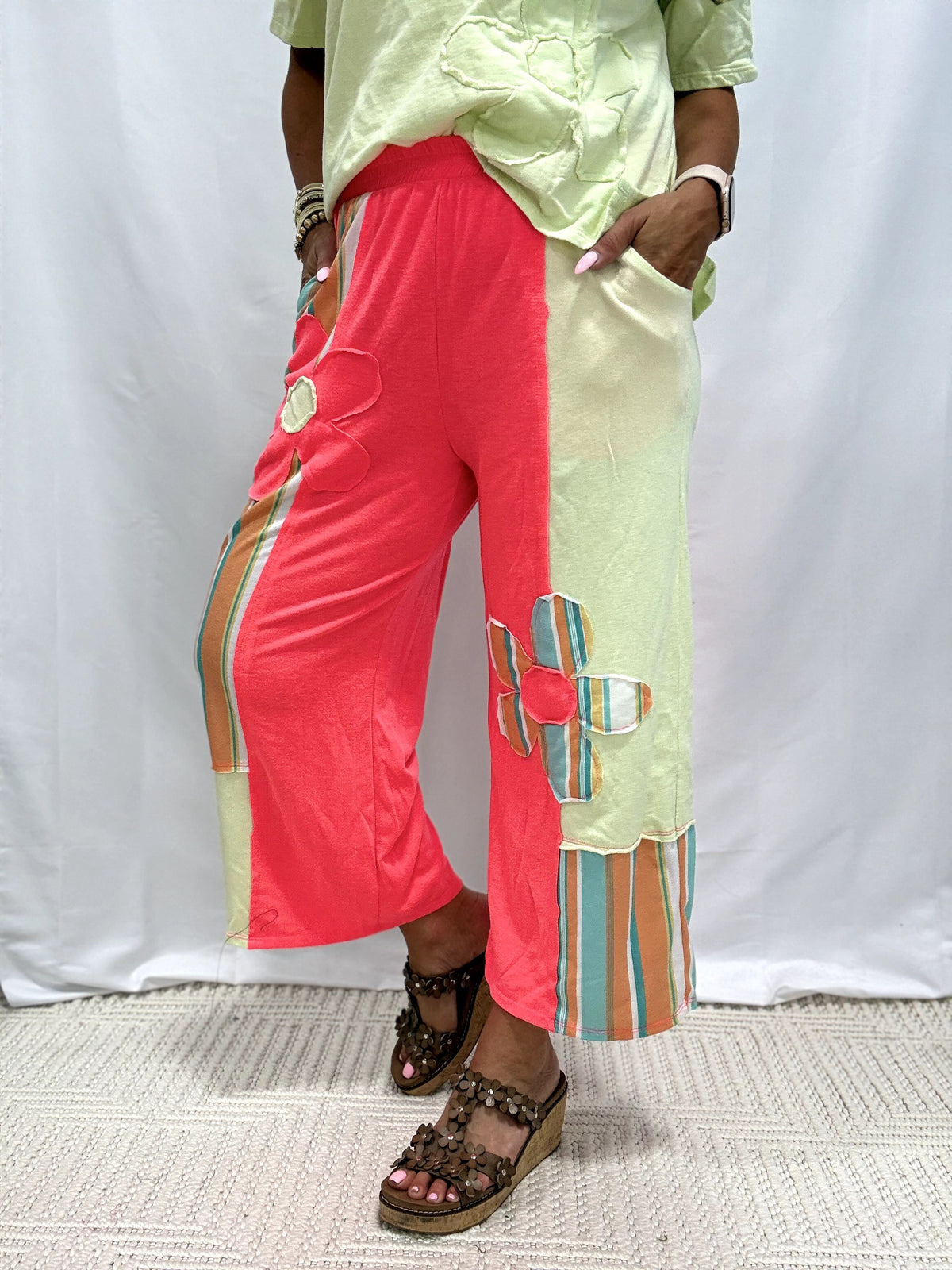 Cropped Wide Leg Pants With Floral Patches - Floral - 1