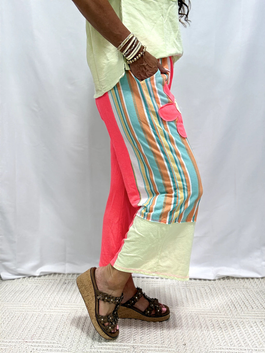 Cropped Wide Leg Pants With Floral Patches - Floral - 2