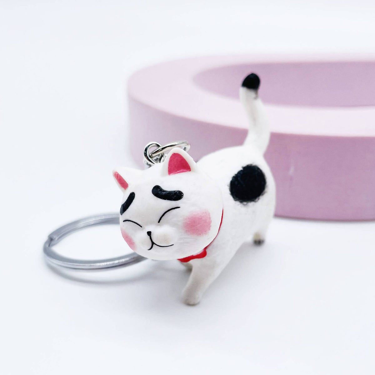 Playful Vinyl Cat Figure Keyring - Color_8