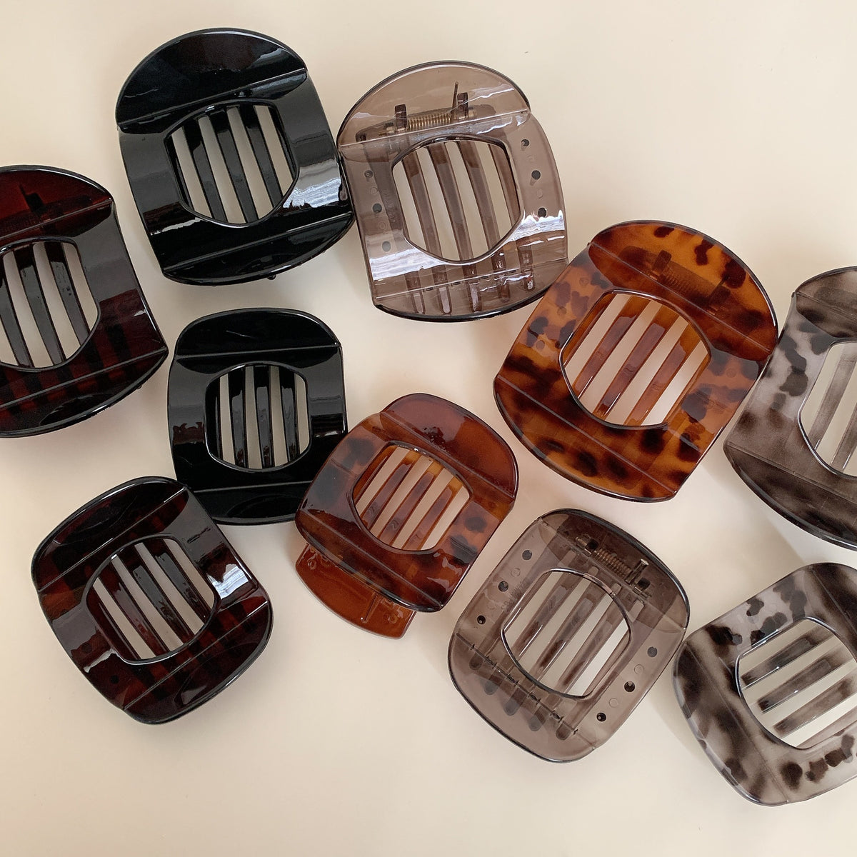 Rounded Square Glossy Hair Claw Clip - view 1