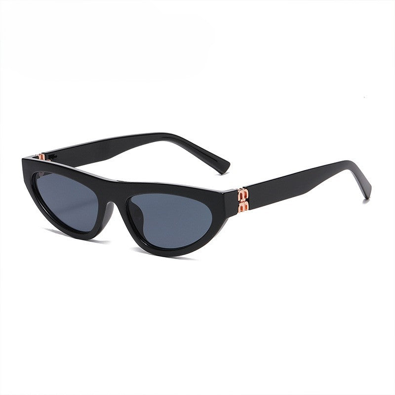 Small Frame Cat Eye Retro Sunglasses