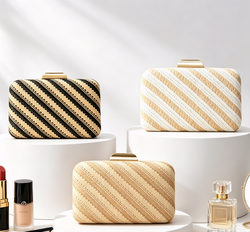 Diagonal Stripe Straw Clutch Bag - Beige