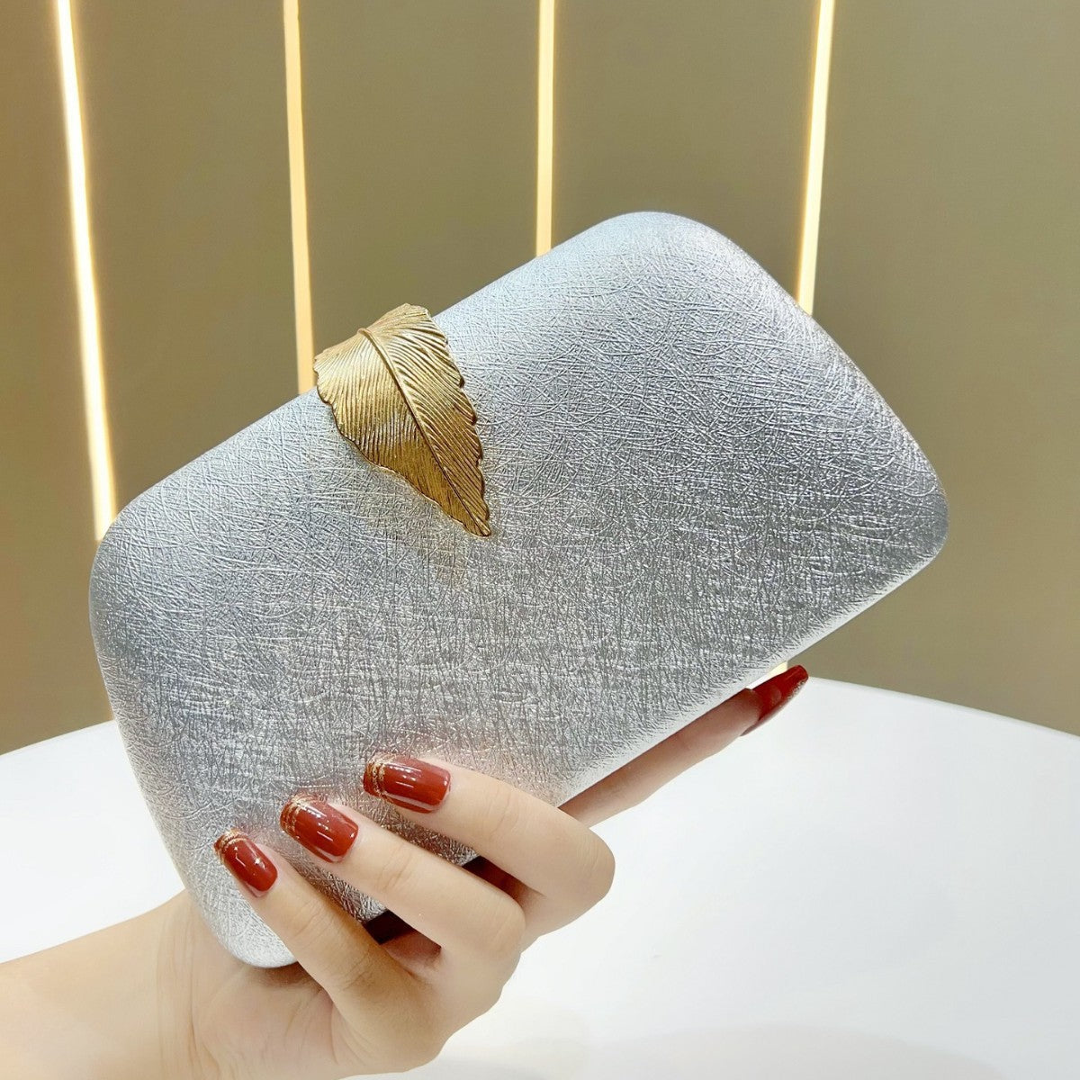 Leaf Clasp Evening Clutch With Chain Strap - Silver