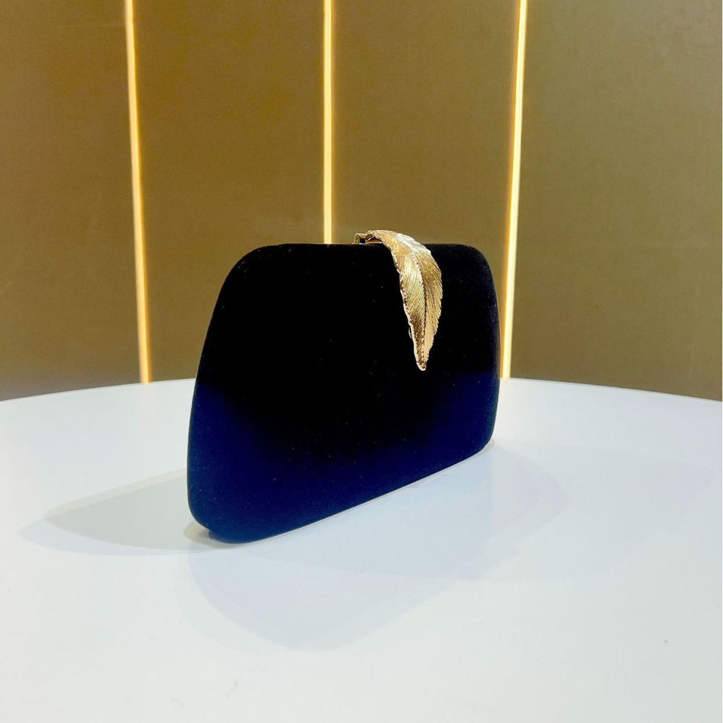 Leaf Clasp Evening Clutch With Chain Strap