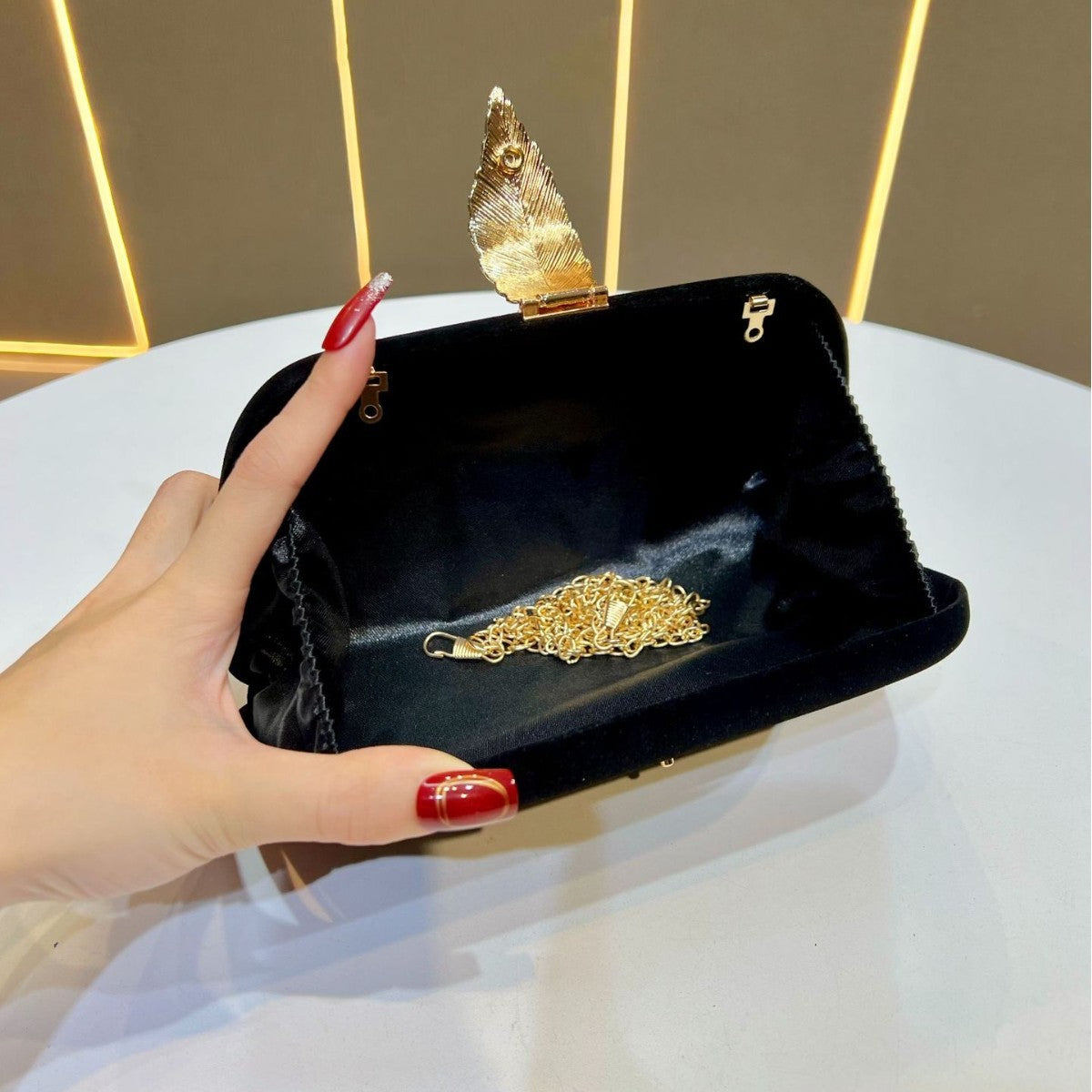 Leaf Clasp Evening Clutch With Chain Strap