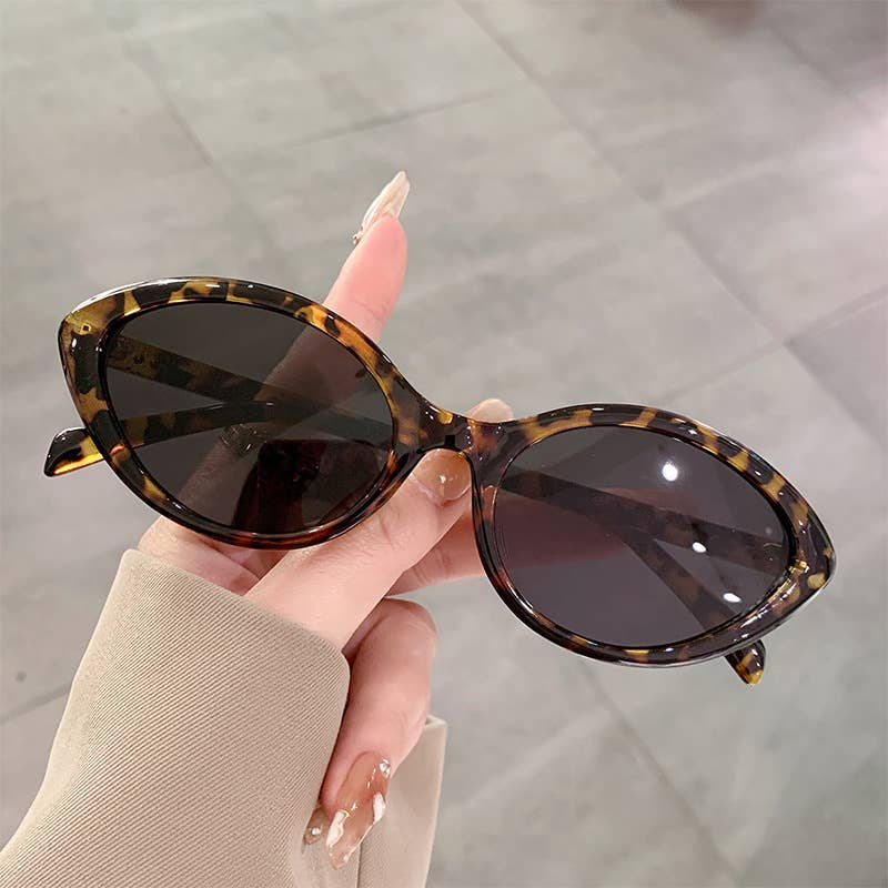 Retro Small Oval Frame Sunglasses