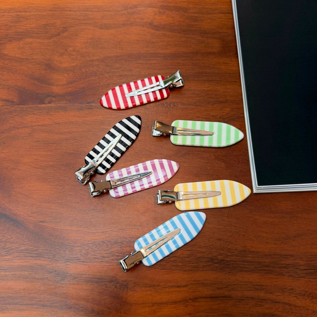 Striped Mini Oval Bangs Hair Clip - view 1