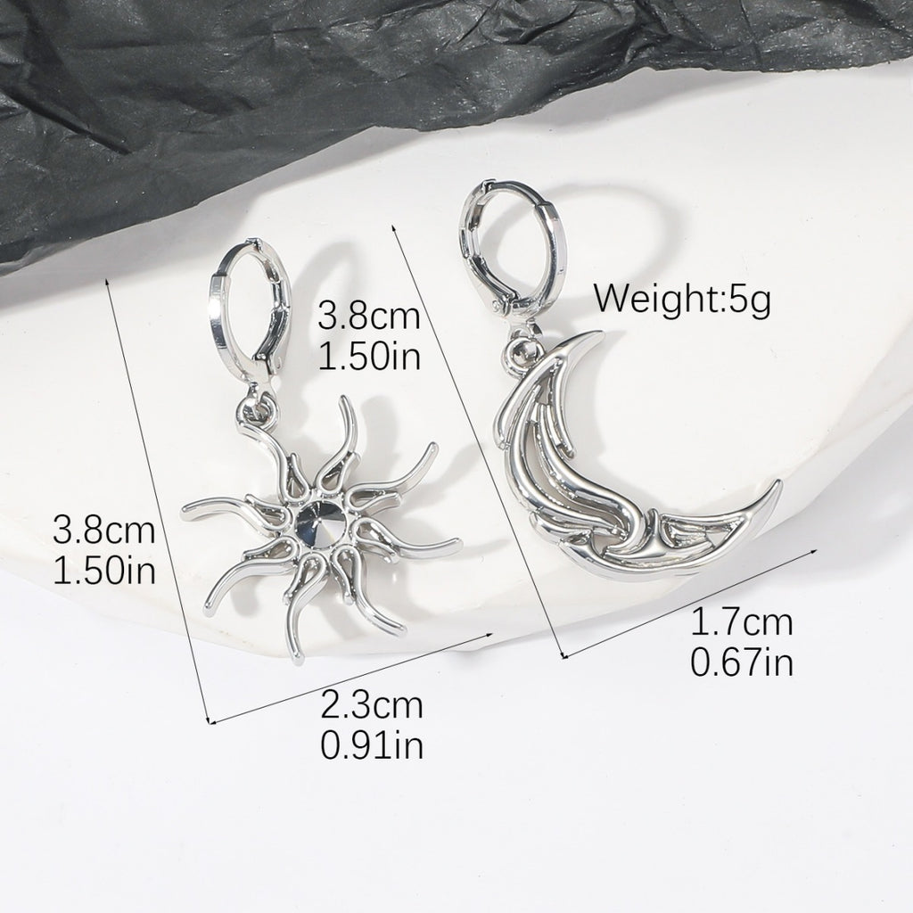 Asymmetric Sun And Moon Drop Earrings - view 3