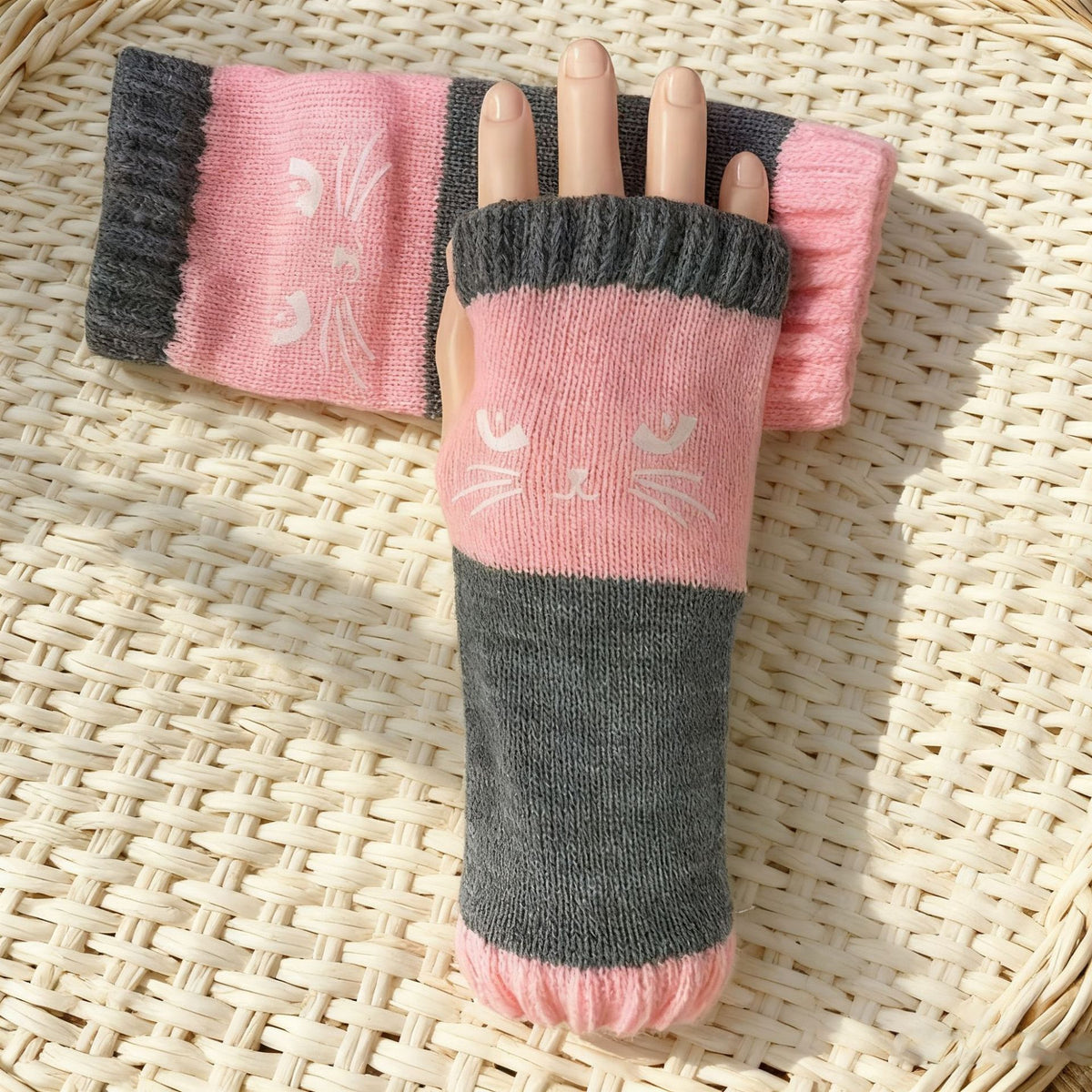 Embroidered Colour Block Fingerless Gloves - Cat_01