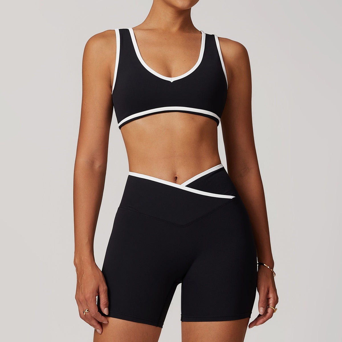 Contrast Trim Crossover Workout Bra and Shorts Set - Black