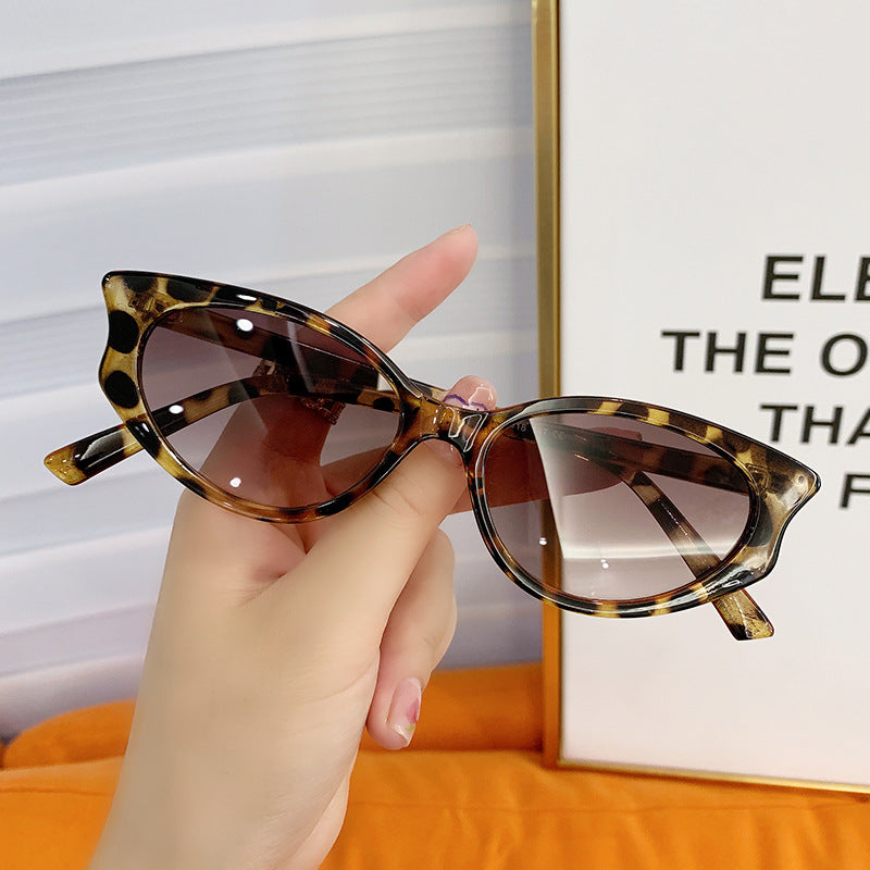 Small Angular Cat Eye Retro Sunglasses - Leopard