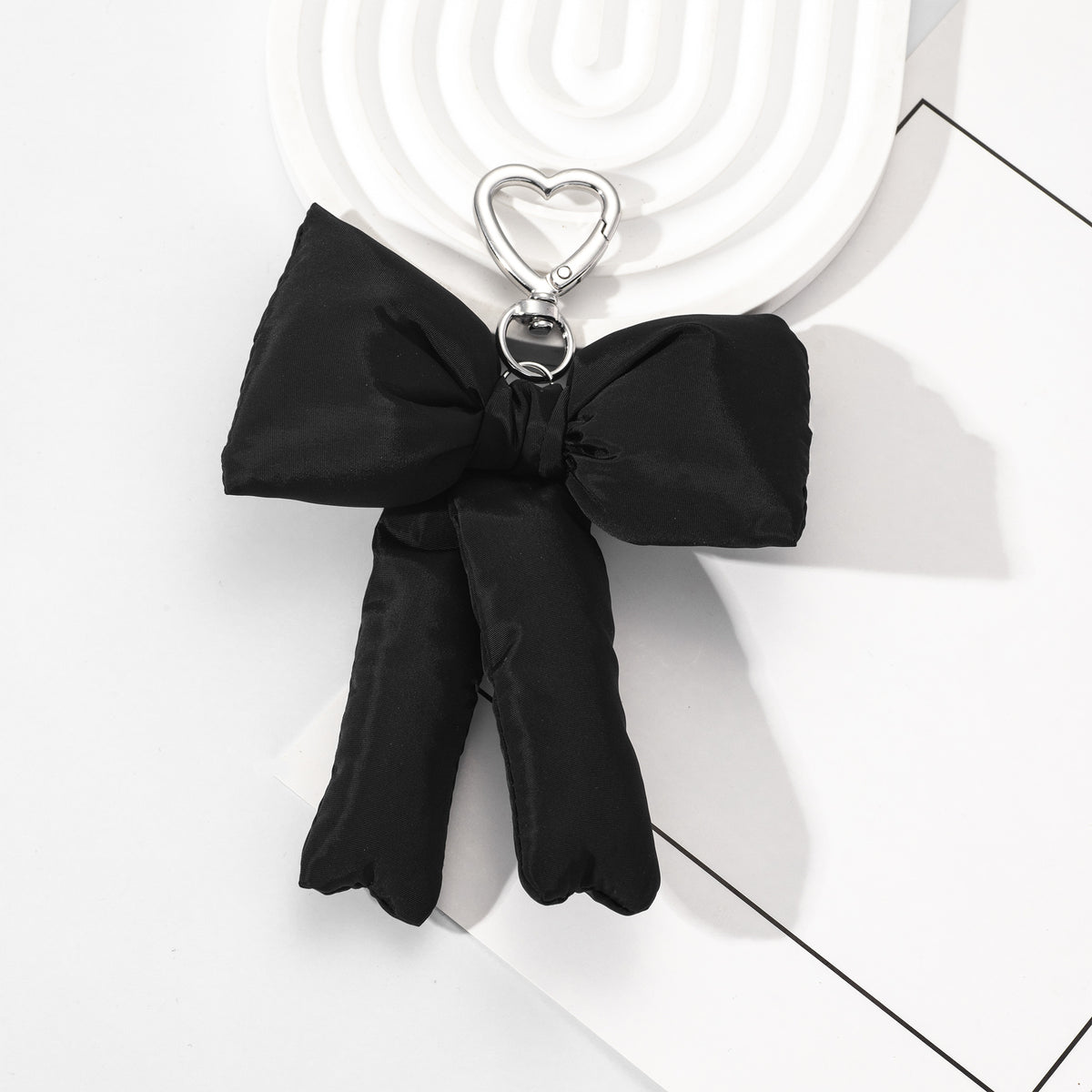 Padded Oversized Bow Keychain With Heart Ring - Black