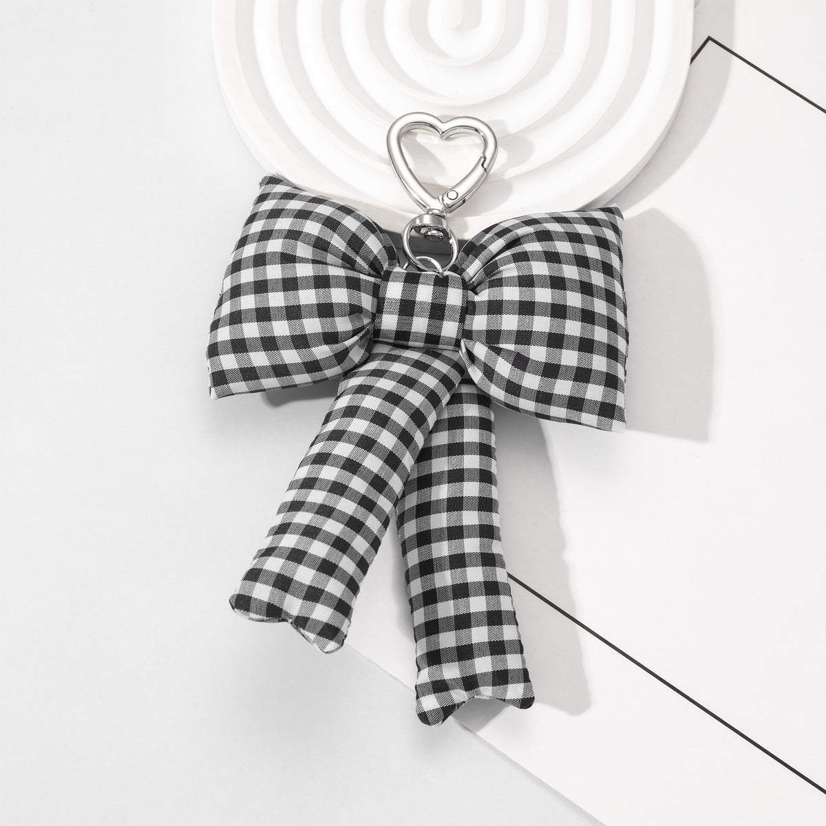 Padded Oversized Bow Keychain With Heart Ring - BlackGrid