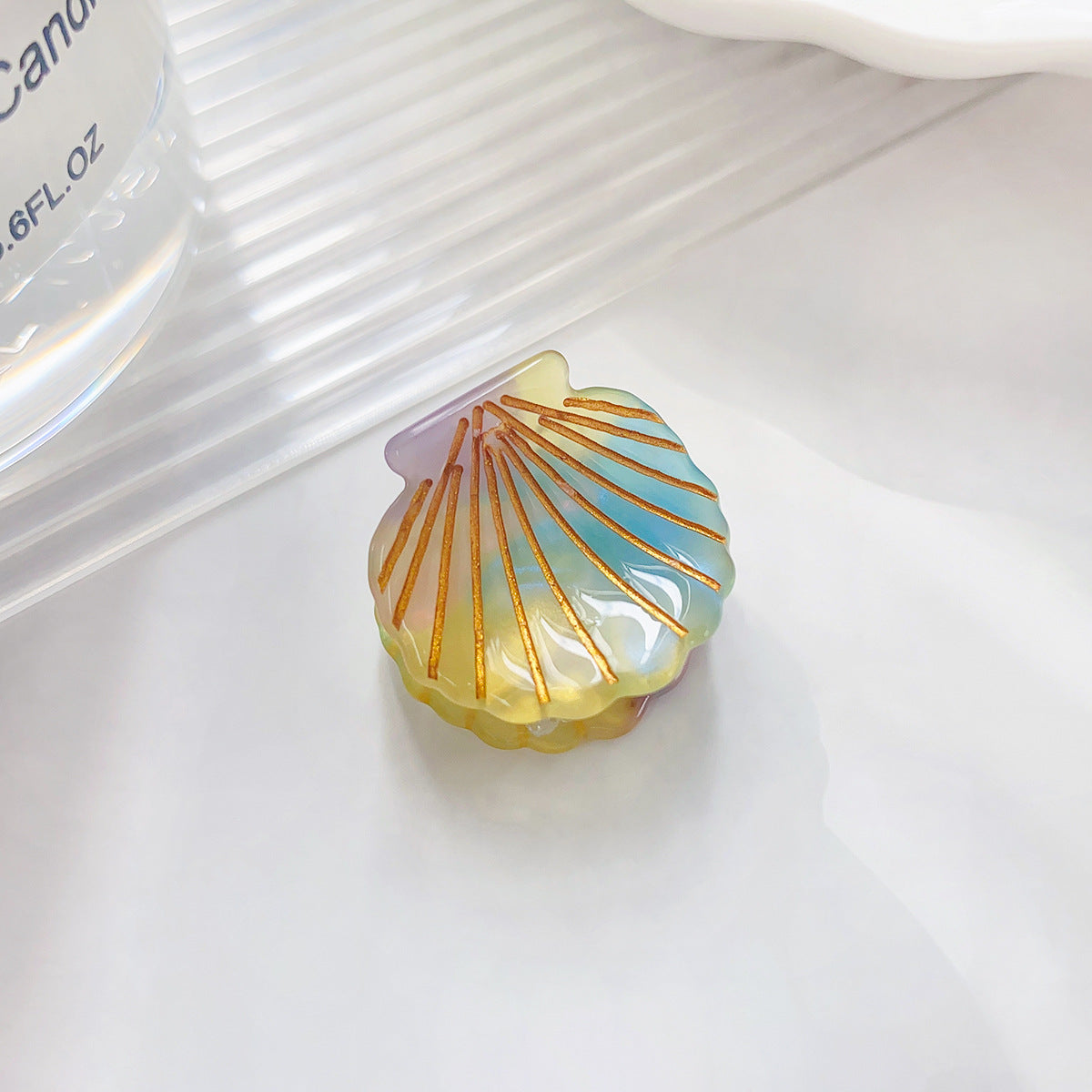 Iridescent Scallop Shell Mini Claw Clip - AppleGreen