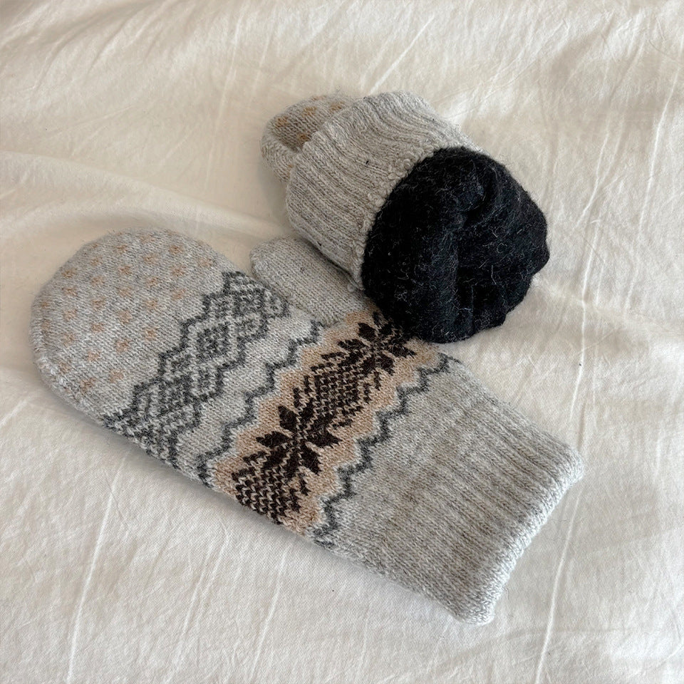 Cozy Snowflake Pattern Knit Winter Gloves - Gray - 2