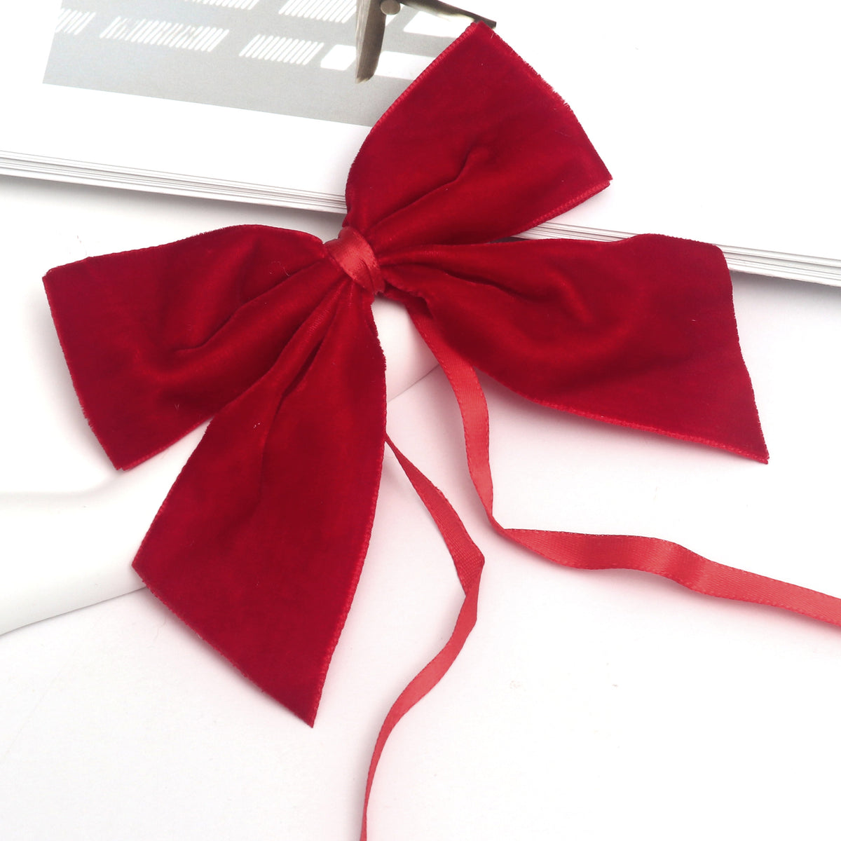 Pre-Tied Christmas Bottle Gift Bows - view 1