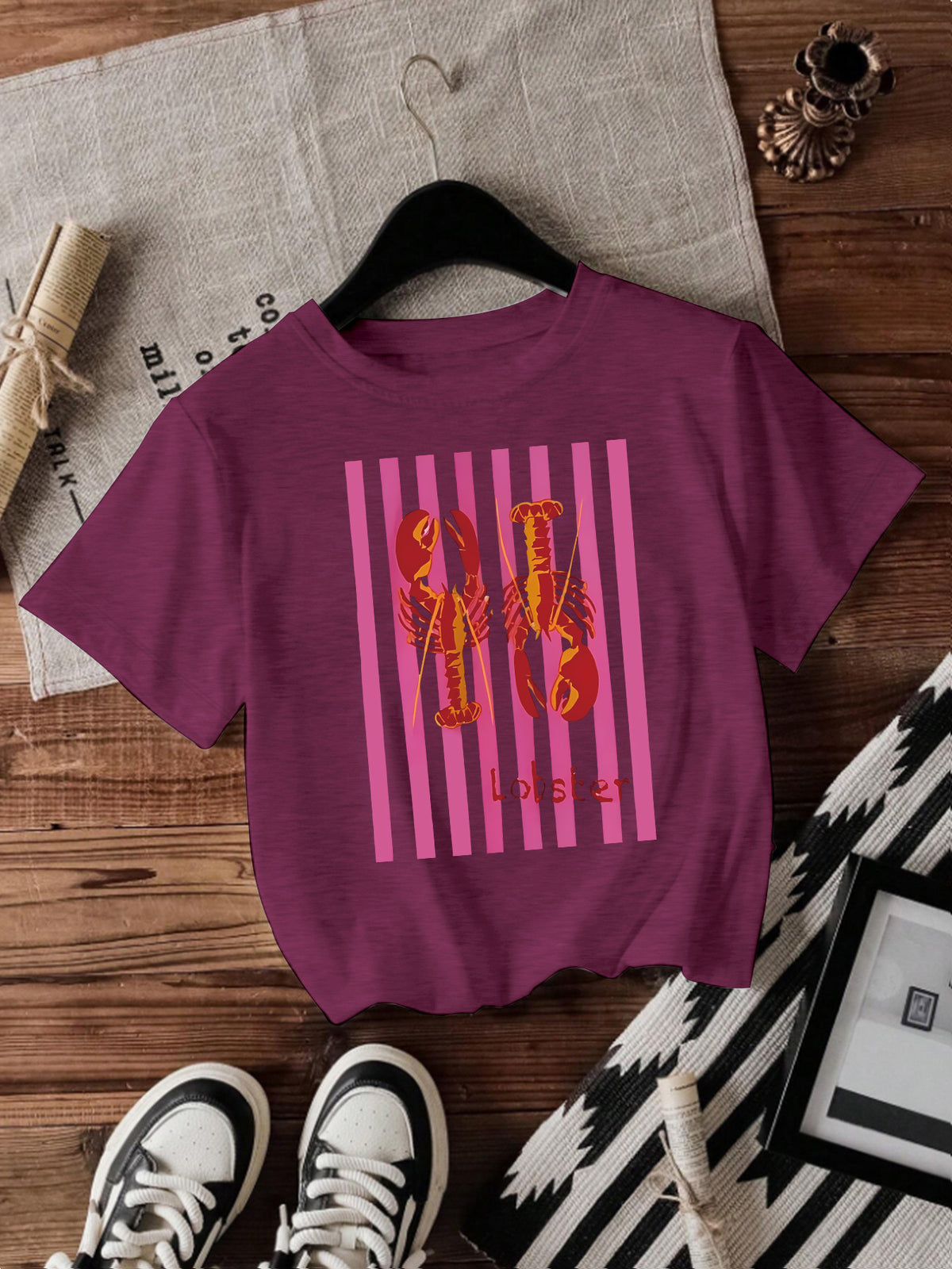 Retro Lobster Graphic Striped Print Tee - Purple