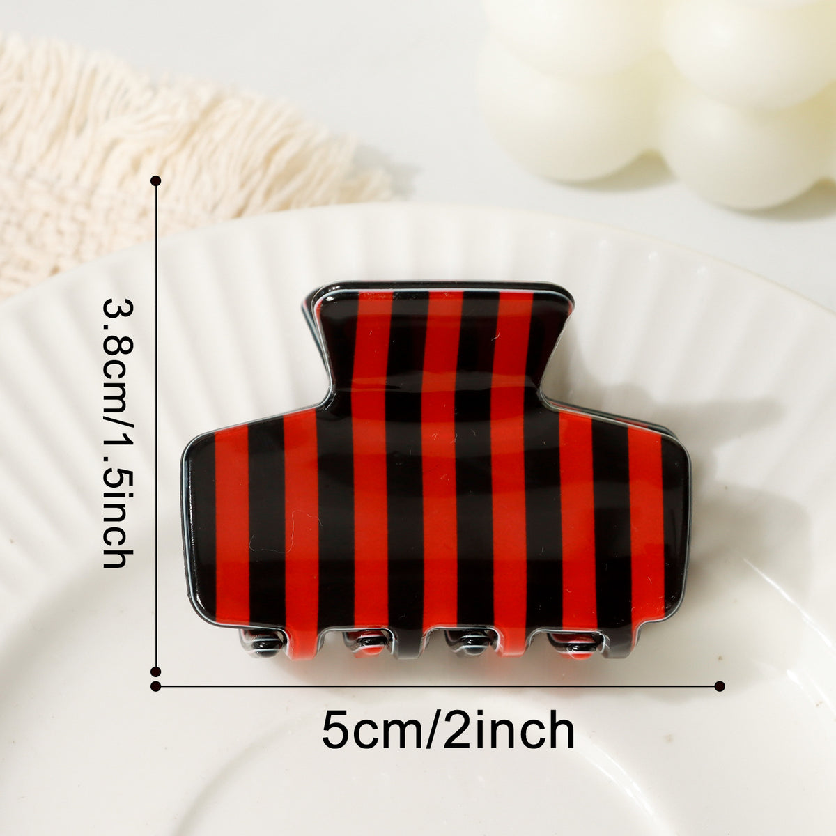 Mini Claw Clip With Retro Vertical Stripes - DRed